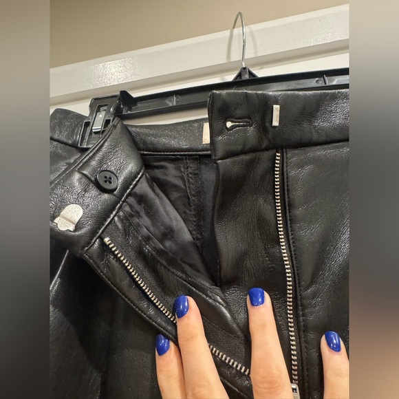 ARITZIA WILFRED LEATHER SHORTS - Picture 3 of 5